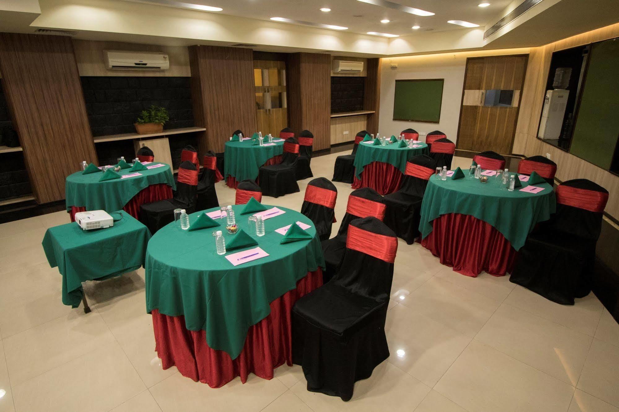 Ira By Orchid, Nashik Hotell Eksteriør bilde